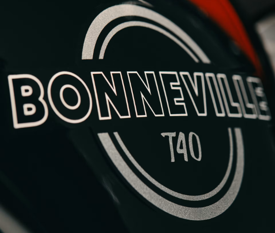 Bonneville T40